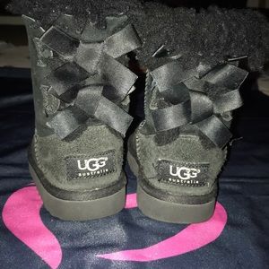 Bailey button toddler ugg size 7